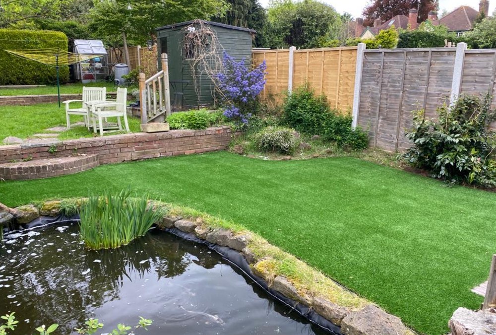 Laying lawn turf the right way