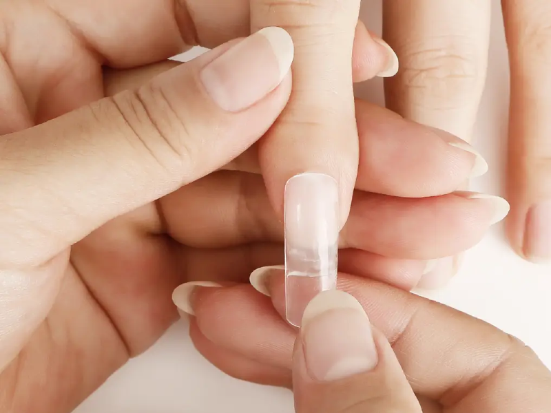Nail Tips vs. Full Extensions: What’s Right for You?