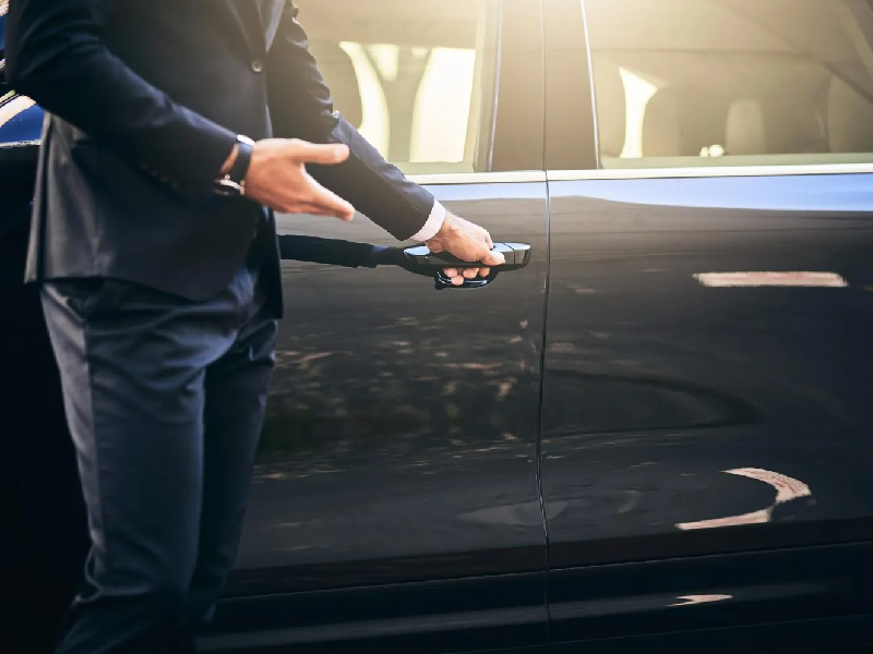 Punctuality as a Core Value in Professional Taxi Services